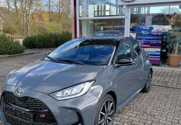 Toyota Yaris 4.800 km 29.450 &euro; Stadthagen 31655
