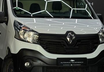 Renault Trafic 258.000 km 7.700 &euro; Löhne 32584
